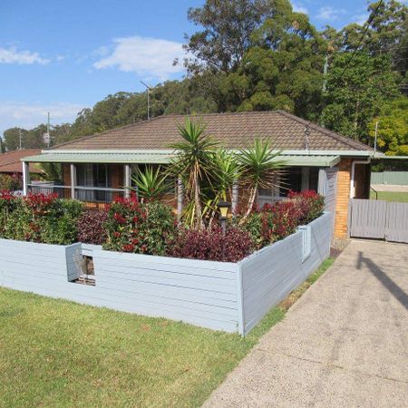 FAMILY HOME WITH LARGE YARD - Photo 3