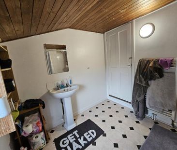 4 bedroom terraced house to rent - Photo 4