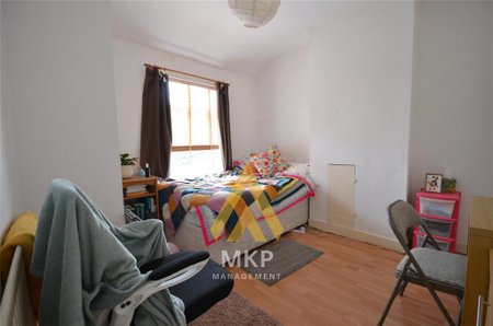 4 bedroom terraced house to rent - Photo 4