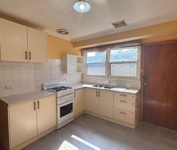 2 Bedroom unit in ideal location - Photo 1