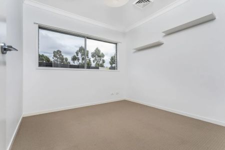 Modern, Low-Maintenance Living in a Prime North Lakes Location - Photo 4