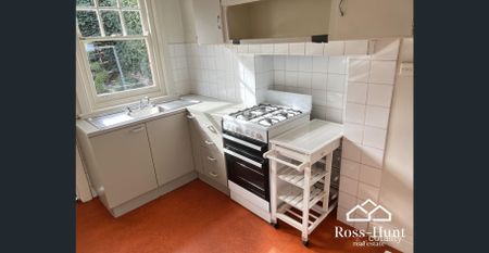 TWO BEDROOM HOUSE IN SOUGHT AFTER LOCATION - Photo 4