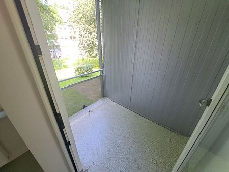 3-Raumwohnung mit Loggia in Mülheim zu vermieten - Photo 2