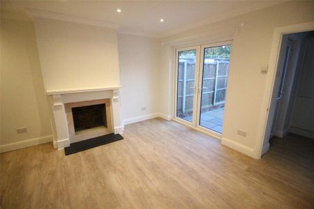 4 bedroom semi-detached house to rent - Photo 2