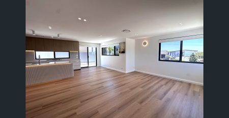LUXURY NEWLY RENOVATED THREE-BEDROOM HOME WITH BREATHTAKING ELEVATED VIEWS - Photo 3