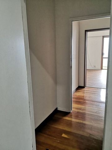 LOCK AND LEAVE !! Otahuhu 3BR Apartment w/ Balcony - Photo 2