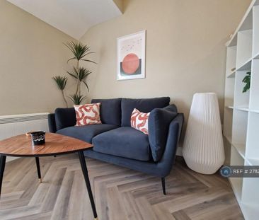 1 bedroom in a house share to rent - Photo 3