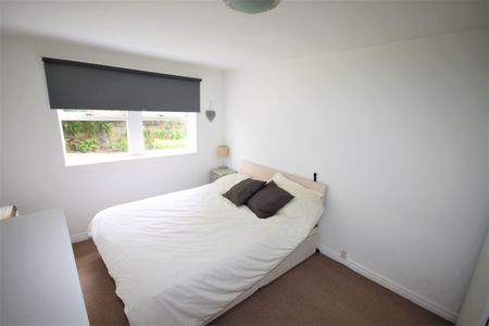 Aire View Gardens, 31 Vesper Road, Kirkstall - Photo 3