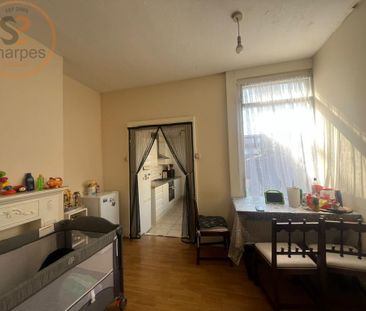4 bedroom detached house to rent - Photo 3