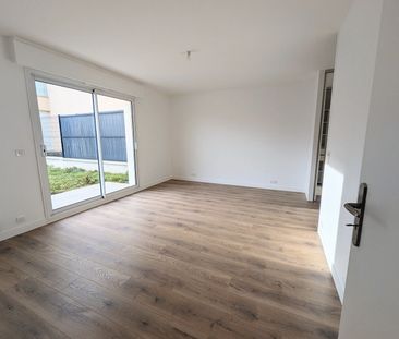 Location Maison 7 pièces 225m² - Photo 5