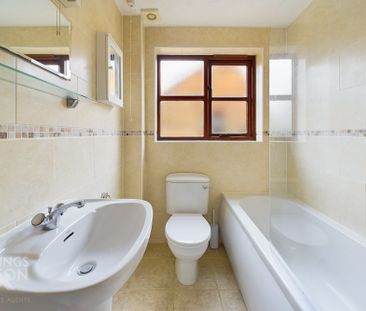 Spruce Crescent, Poringland, Norwich - Photo 3