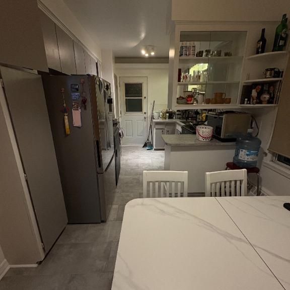 Grand 5 1/2 propre et lumineux partir de 1 decembre - Photo 1