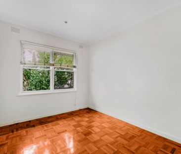 2 Bed, 1 Bath - Photo 5