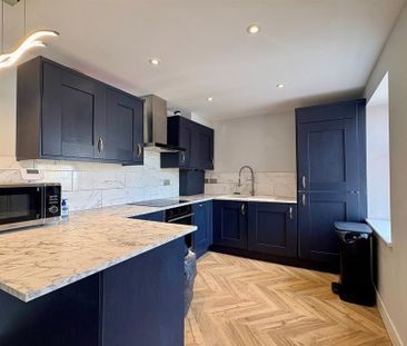 3 bedroom flat to rent - Photo 3