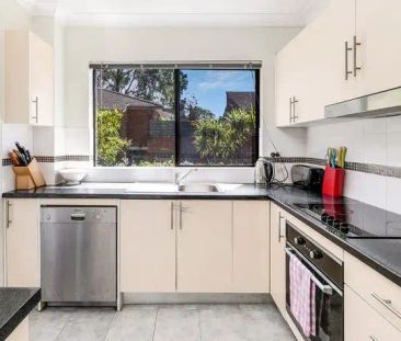 “Location - 2 Bedroom Villa in a prime location” - Photo 6