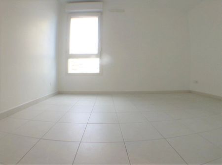 Appartement 3 pièces 70m2 MARSEILLE 8EME 1 238 euros - Photo 4