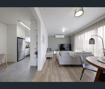 Light-Filled Apartment in a Sought-After Caulfield North Pocket - Photo 3