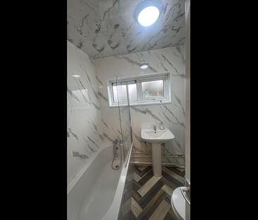 1 Bed Flat, Dale Walk, B25 - Photo 1