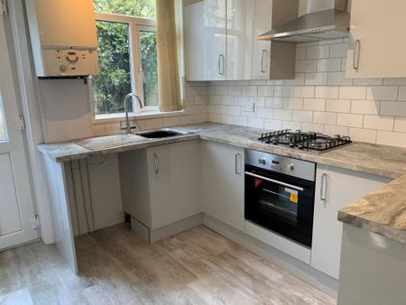 2 bedroom terraced house to rent - Photo 2