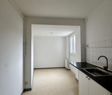 T4 15 AVENUE DE TEISSEIRE 38100 GRENOBLE - Photo 4