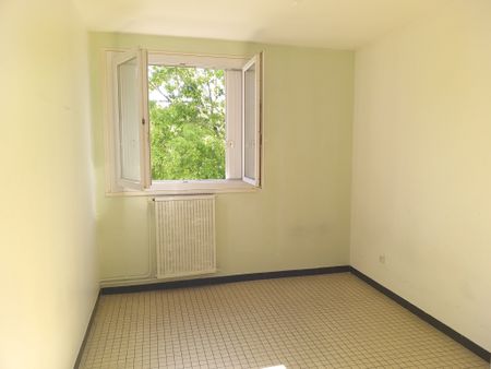 Location Appartement 5 pièces 80m² MOISSAC 82200 - Photo 3