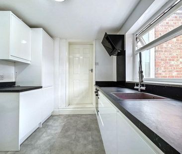2 bed upper flat to rent in NE31 - Photo 1