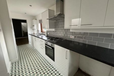 Long Acre, KIDDERMINSTER - Photo 4
