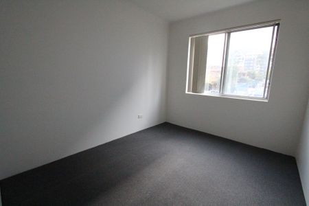 Updated 2 Bedroom Unit in Central Location - Photo 5