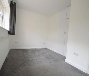 3 bedroom detached bungalow to rent - Photo 1