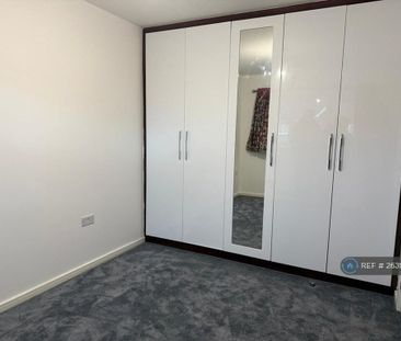 3 bedroom end of terrace house to rent - Photo 5