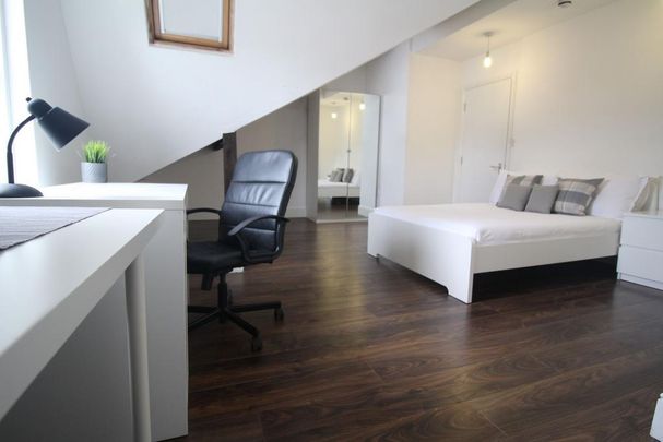 5 bedroom flat to rent - Photo 1