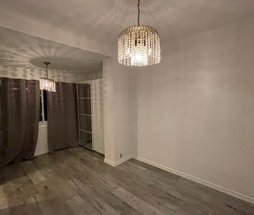 2B 1B Ultra-Modern New Upgraded Townhome For Lease 1306 College Street, Toronto, Ontario M6H 1C6 - Photo 1