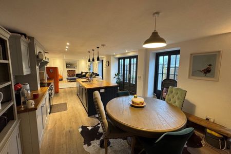 Globe Street - Photo 3