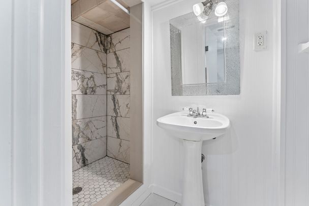 For Lease - 690 Elgin Street, Newmarket, Ontario - Photo 1