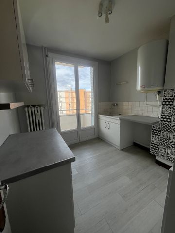 Location Appartement 3 pièces 63m² CHALON SUR SAONE 71100 - Photo 4