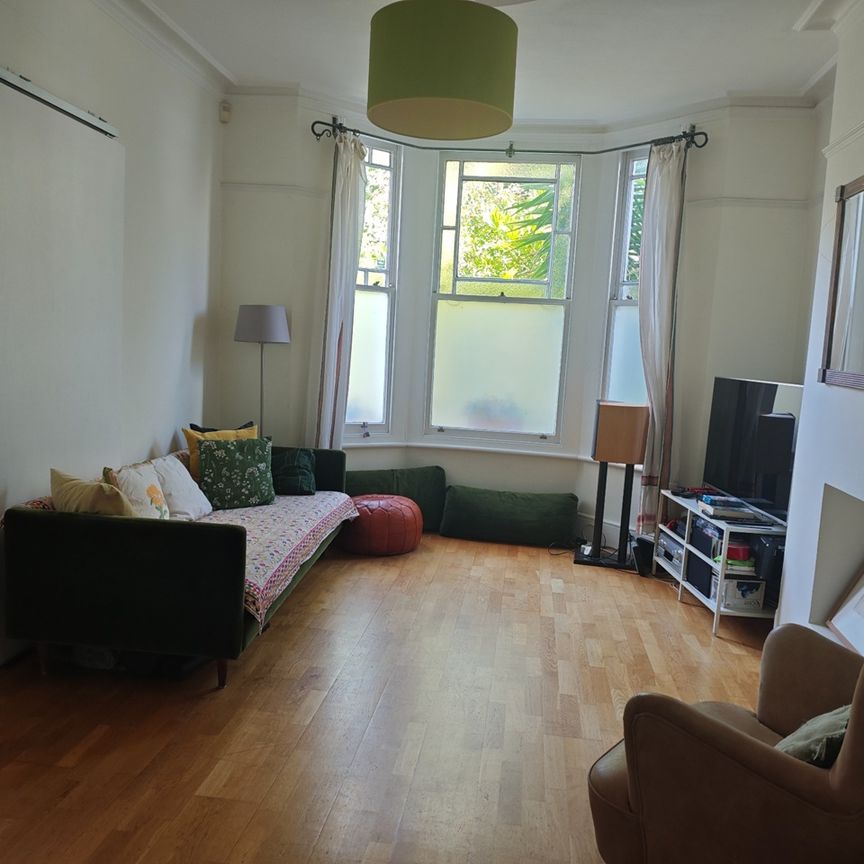 Room in a Shared House, Hazelmere Road, NW6 - Photo 1
