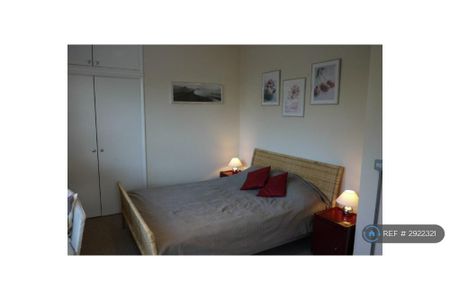 2 bedroom end of terrace house to rent - Photo 5