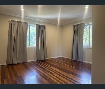 41 Scarborough Tce, Macleay Island, Qld 4184 - Photo 2
