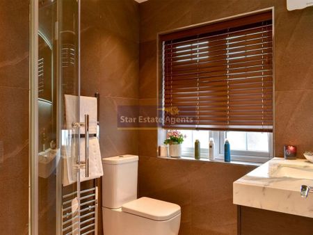 6 bedroom detached house to rent - Photo 4