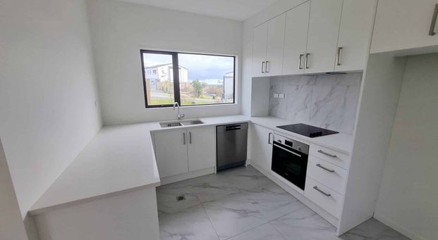 45B Crestview Rise, Papakura - Photo 1