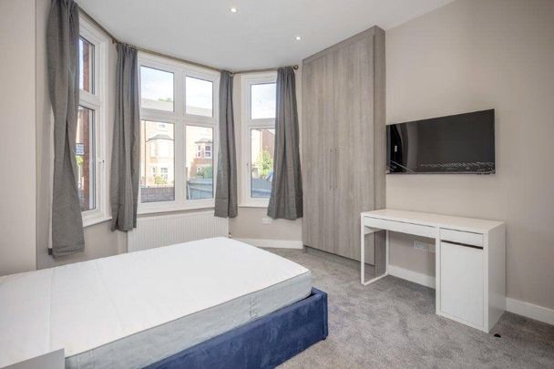 Valetta Road, London, W3 flat to rent - Photo 1