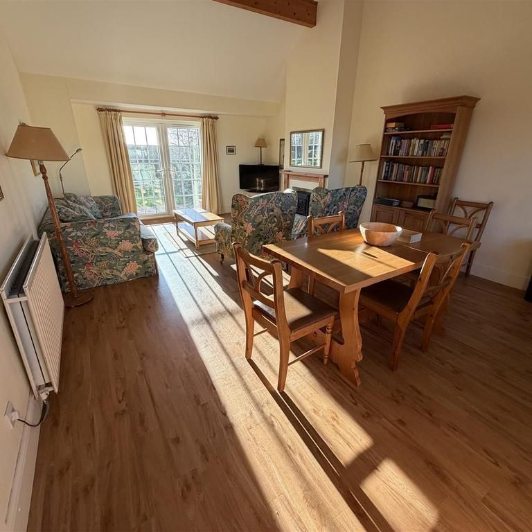 2 bedroom cottage to rent - Photo 1