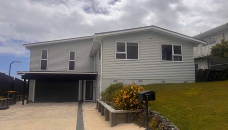 Maungaraki 4 Bedrooms - Photo 3