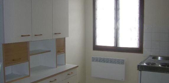 Location Appartement 1 pièce 17m² LE CREUSOT 71200 - Photo 2