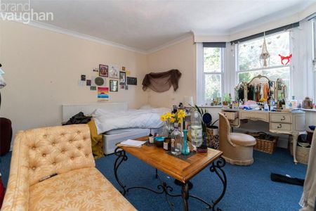 5 bedroom end of terrace house to rent - Photo 4