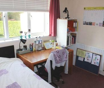 Larchwood Drive, Englefield Green, Egham, Surrey, TW20 0SL - Photo 5