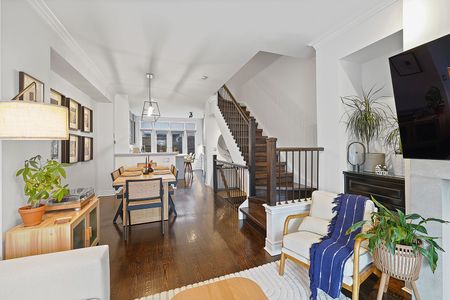 For Lease - 262B Bering Avenue, Toronto, Ontario - Photo 5