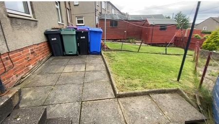 2 bedroom semi-detached house to rent - Photo 5