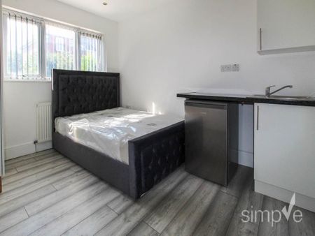 1 bedroom in a house share to rent - Photo 3