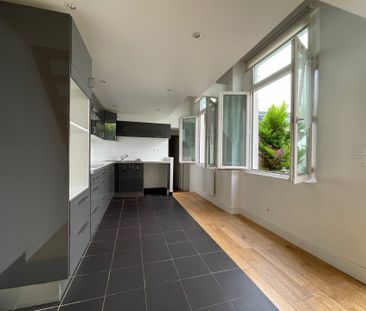 Location Maison Charenton-le-Pont 94220 Bois - Photo 1